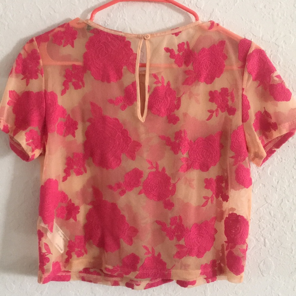 Asian Style Crop Top - Picture 2 of 3